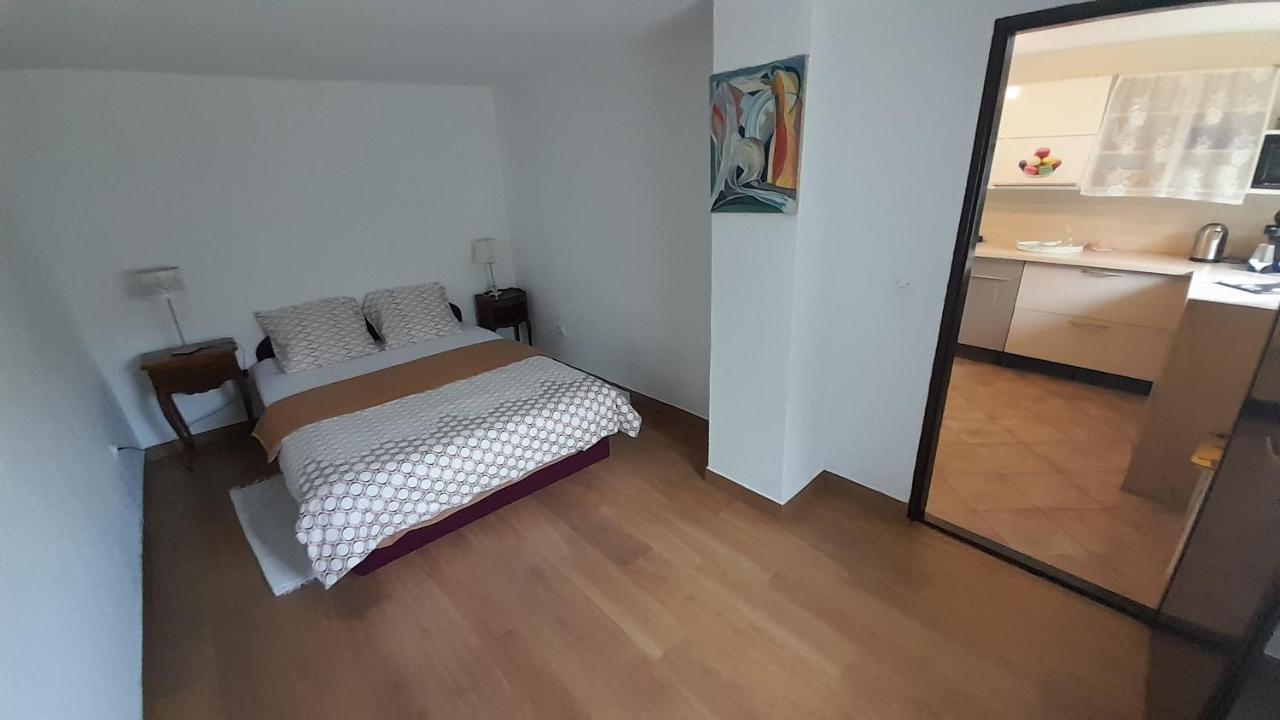 Willa La Prairie Korenica Zewnętrze zdjęcie